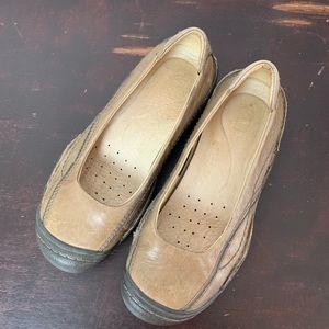 EUC Keen cream ballet slip ons